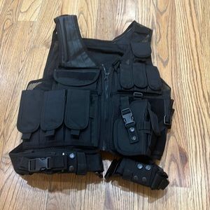 Tactical vest , black  used once 
S - 4XL Ajustable sizing